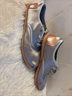 Toms Silver and Tan Women's Casual Lace-Up Flats